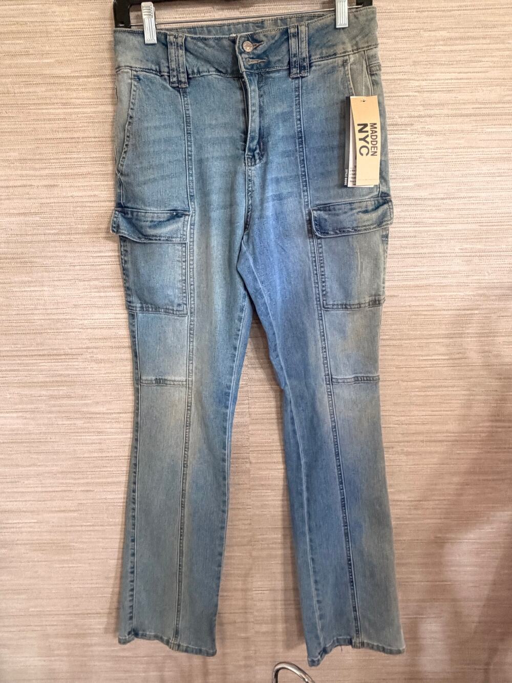 Madden NYC Flare Pant size 4 NWT Cargo pockets